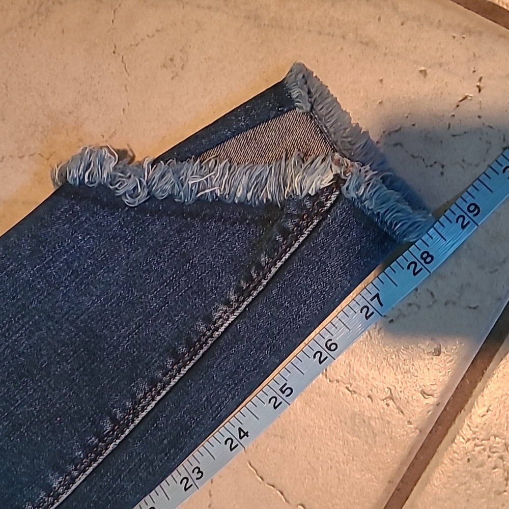 Express jeans size 4, distressed - Picture 7 of 10